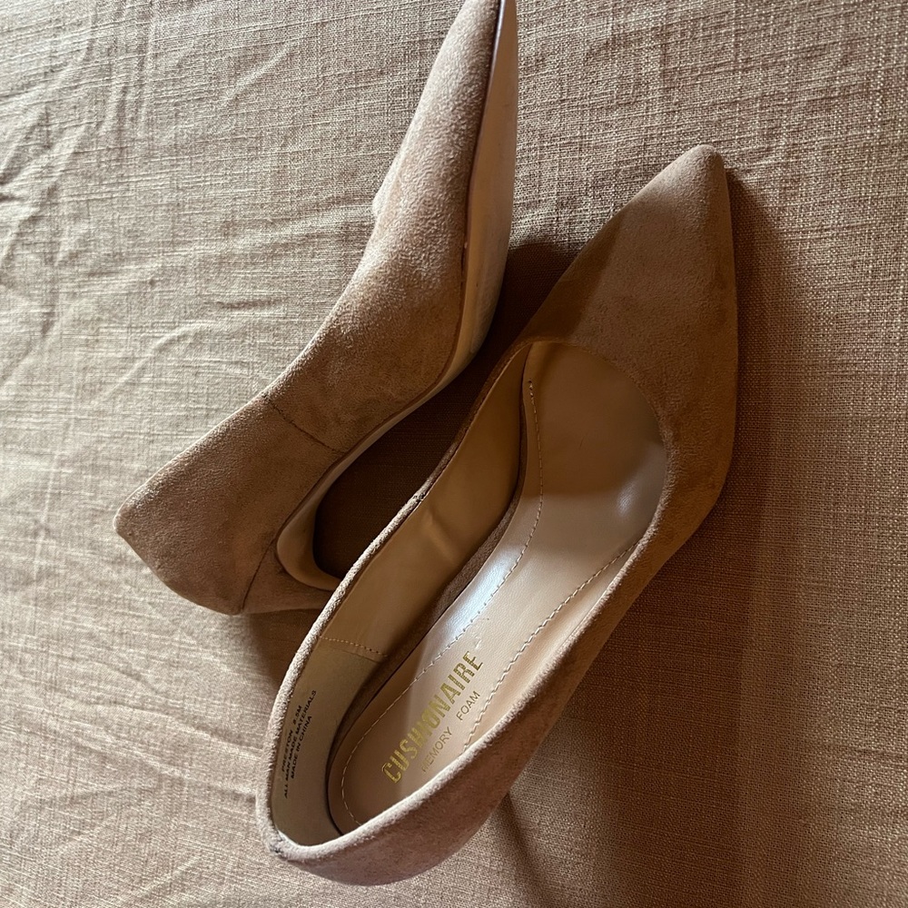 Women's Tan Flats